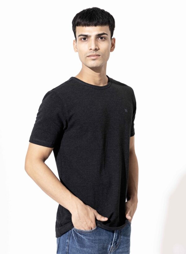 PIQUE T-SHIRT IN CHARCOAL - Image 3
