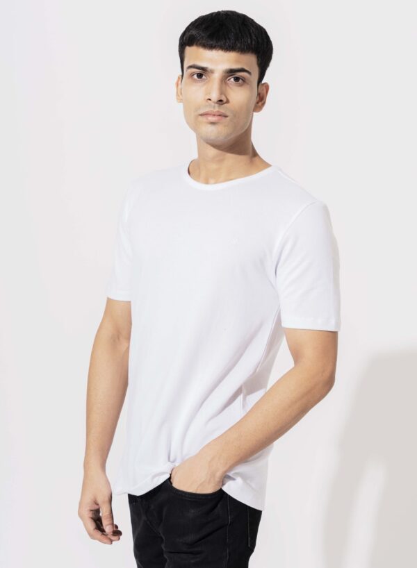 PIQUE T-SHIRT IN WHITE